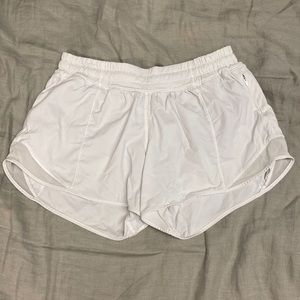 White Lululemon Hotty Hot Shorts 6 Tall